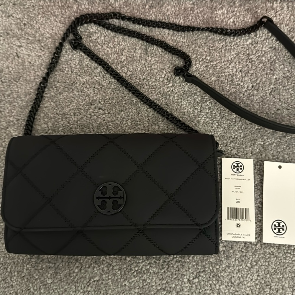 Brand new Tory Burch wallet purse. Black quilted